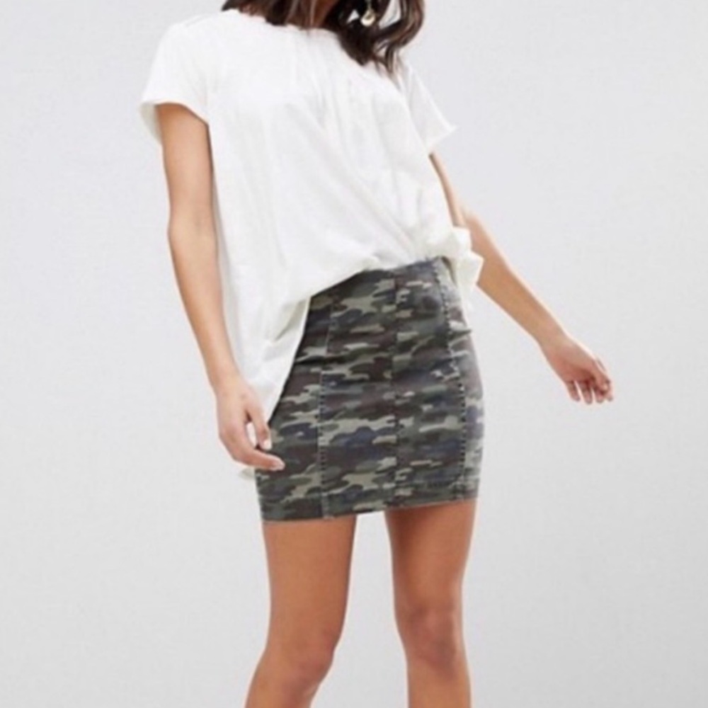 Free People Camo Seamed Mini Skirt - Size 0